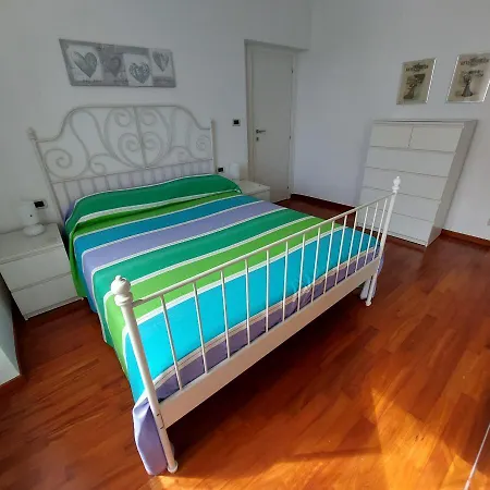 La Casa Dei Girasoli Apartment Genoa